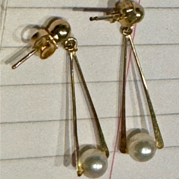 6mm cultured pearl earrings w/ 14K design, posts & backs - Picture 3 of 4